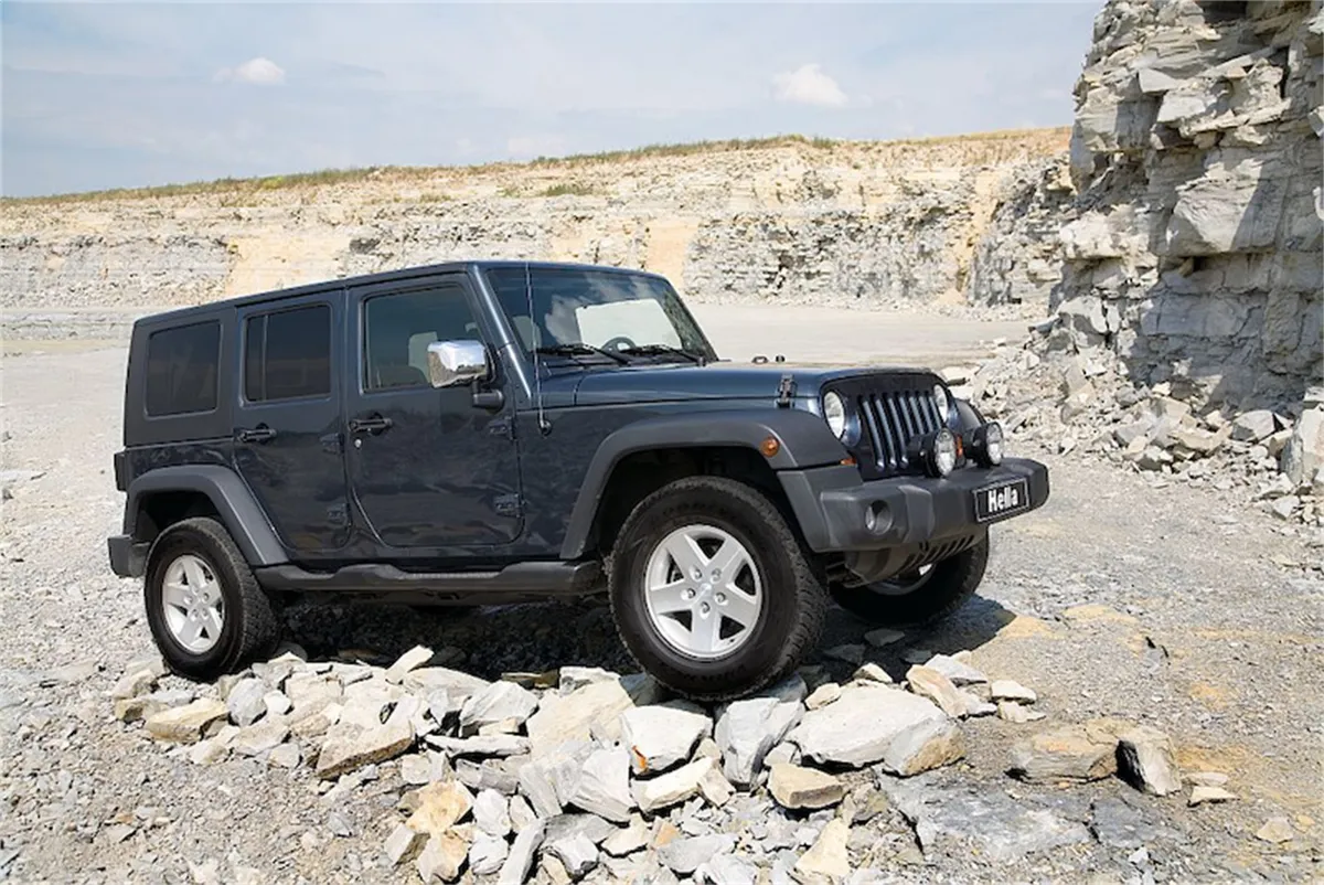 Hella 009094331 Rallye 4000i Compact Xenon Driving Beam Lamp 12V D1S ECE product image