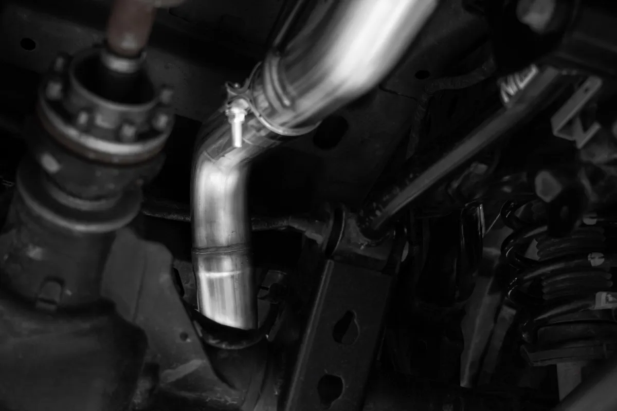 Armor Lite Cat Back Exhaust System; 3 in.; Aluminized; Single Rear Exit; 3 in. Turn Down Tail; High Clearance; Touring Profile; product image