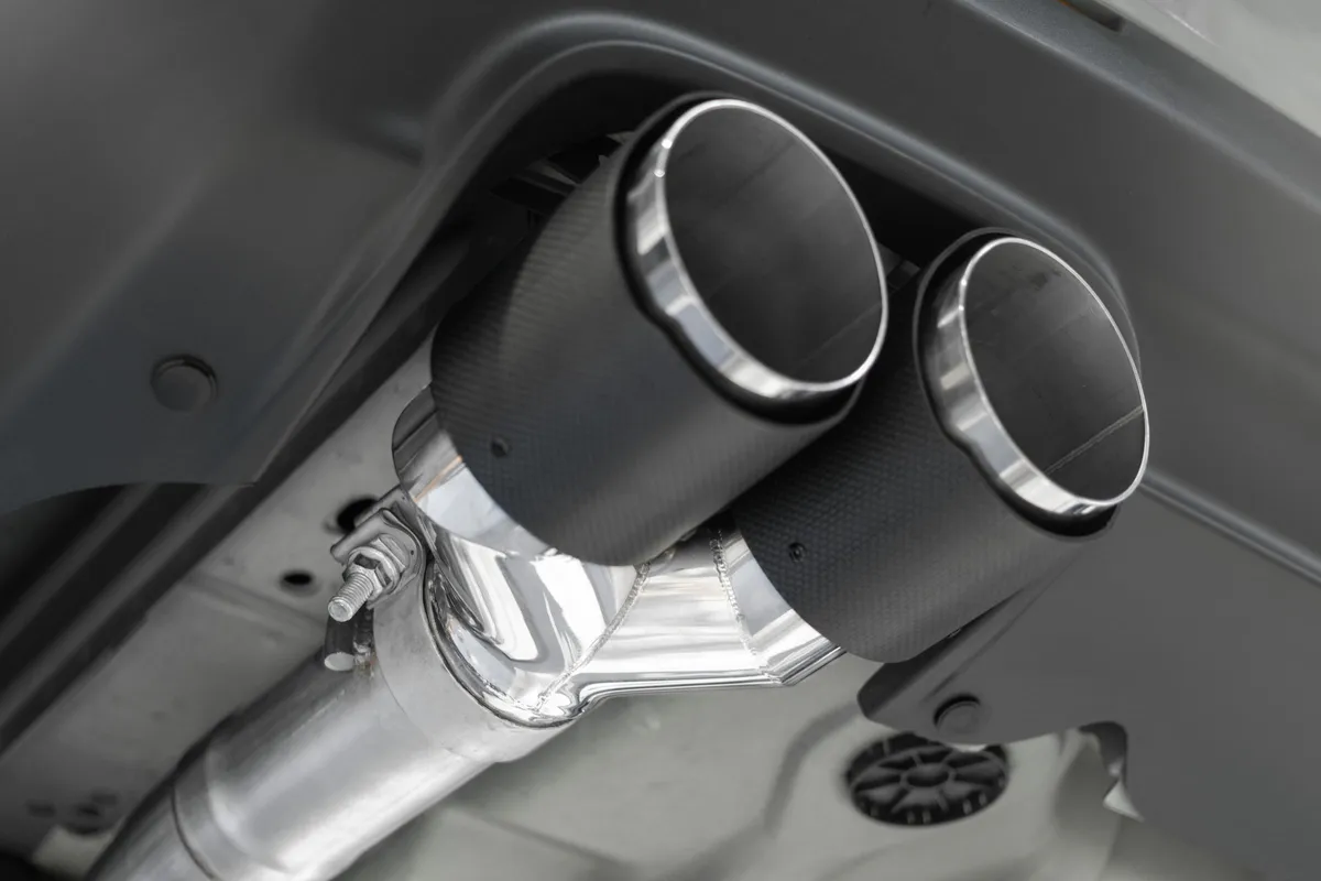15-23 Dodge Challenger T304 Stainless Steel 3 Inch Dual Cat Back Quad Tips with Carbon Fiber Tips (Race Version) Exhaust System MBRP product image