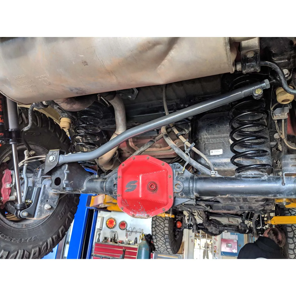 JL HD Adjustable Rear Track Bar 18+ Wrangler JL/JLU Synergy MFG product image