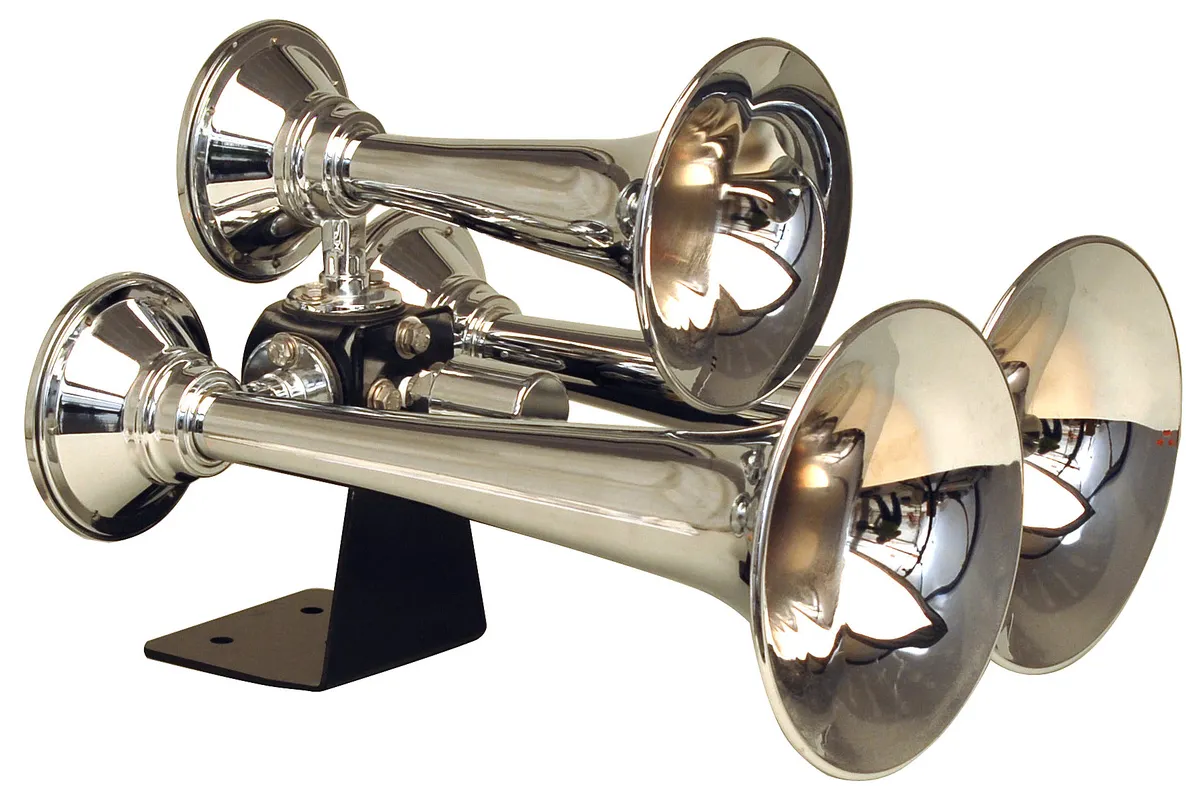Chrome Triple Horn; 13.5 in. / 11.75 in. / 8.5 in. High Impact ABS Trumpets; Vortex 4 Solenoid; Chrome Plated Stainless Steel; product image