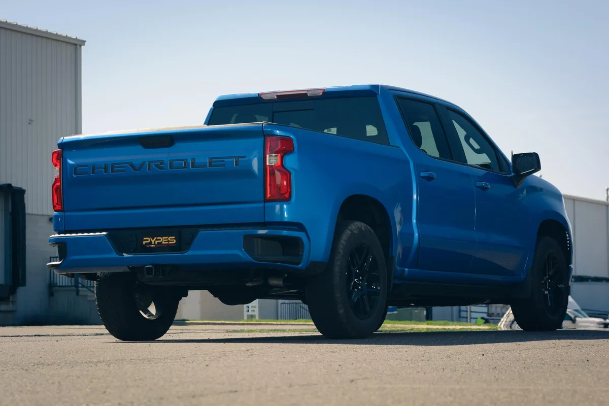 19-25 Silverado / Sierra 1500 4.8L/5.3L Single Exit Tunes & Tip Muffler Replacement Exhaust Kit Violator Muffler Black Tip SGT32VB PYPES product image