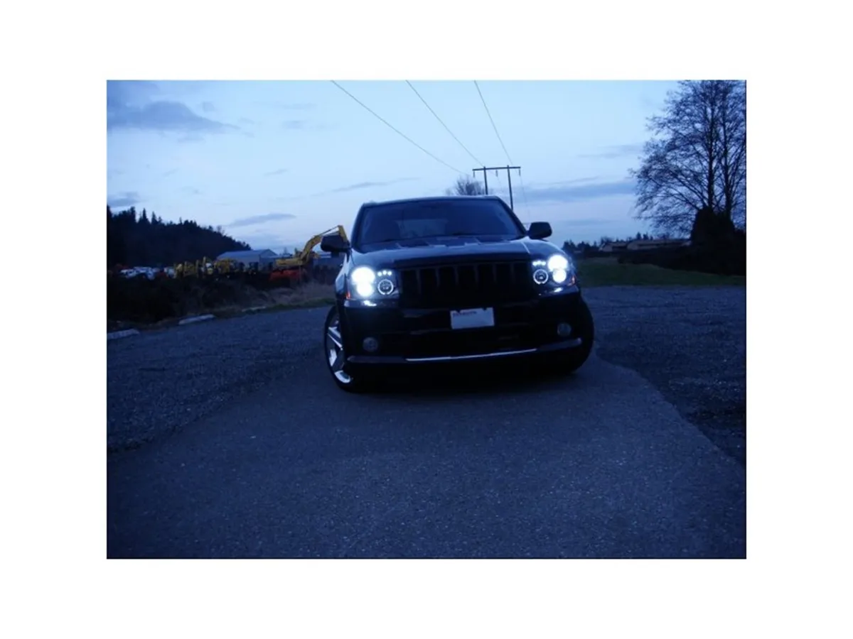 ( Spyder Signature ) Jeep Grand Cherokee 05-07 Projector Headlights - LED Halo - LED ( Replaceable LEDs ) - Black - High H1 (Included) - Low 9006 (Not Included) product image