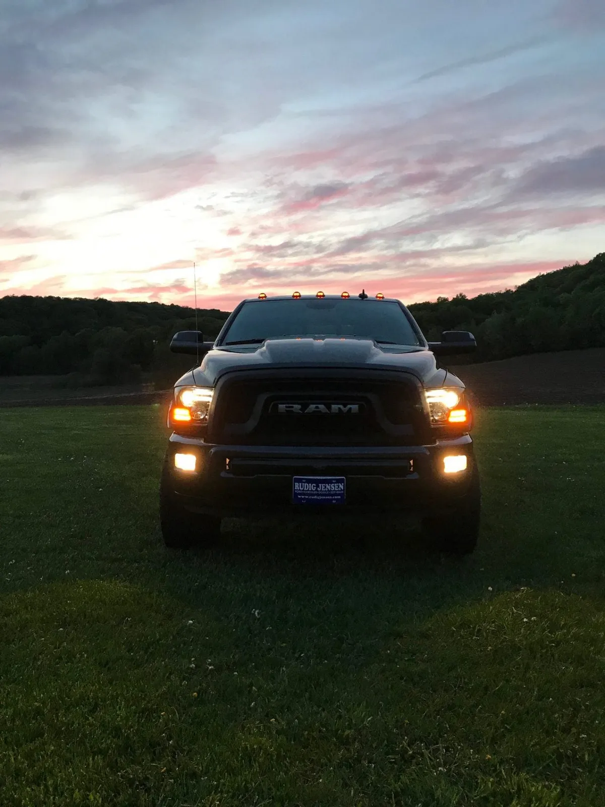 Dodge RAM 14-19 1500 Classic Body Style w OEM Projectors And 15-18 25003500 w OEM Projectors - Projector Headlights w product image
