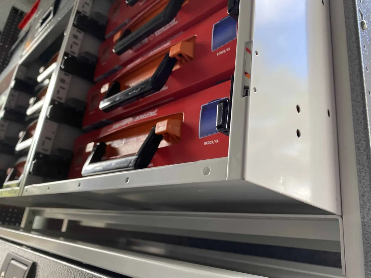 RSBAR/80 – 8 Series Van Shelf Support Bar product image