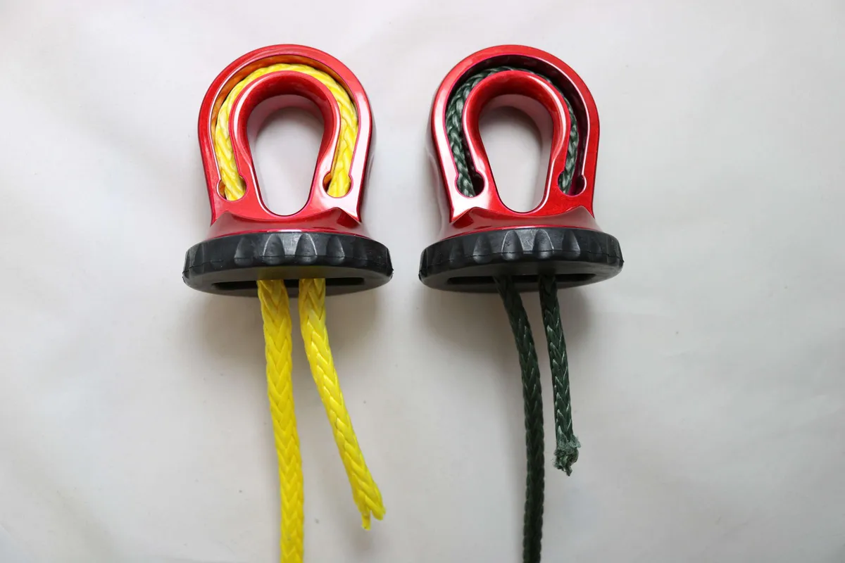 Factor 55 00355-01 Splicer Xtv 3/16-1/4 Synthetic Rope Splice-On Shackle Mount -- Red product image