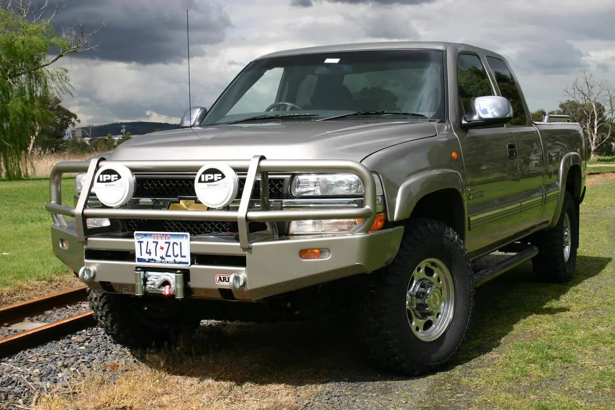 9902 Silverado/Sierra/0005 Tahoe Deluxe Bar product image