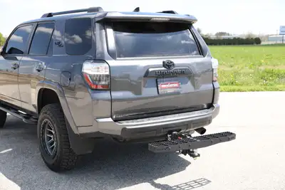 GEN-Y Hitch GEN-Y Hitch Phantom Heavy-Duty Serrated XL Step