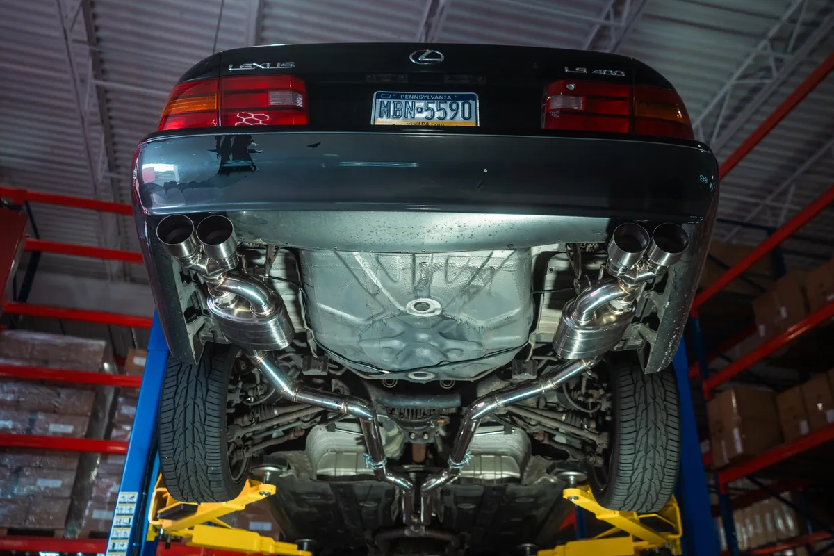 Universal Muffler Kit, Single Inlet Dual Outlet, 63MM 2.5 Inch 2 Mufflers Valvetronic Designs product image