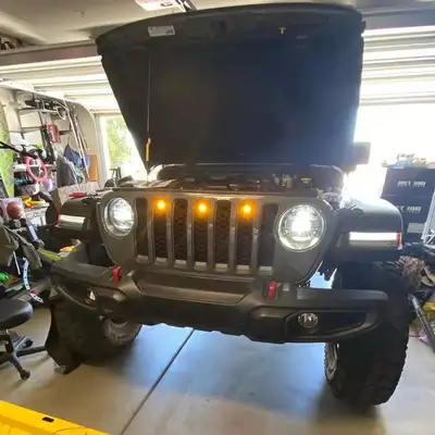 Oracle Lighting ORACLE Lighting Pre-Runner Style LED Grill Light Kit for Jeep Gladiator JT