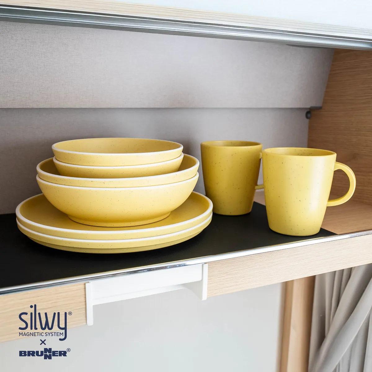 Magnetic plastic tableware set DOLOMIT YELLOW product image