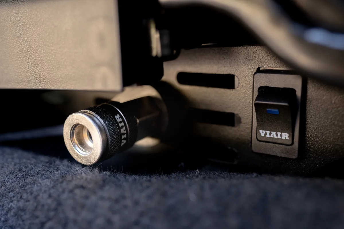 "3/8"" NPT - (M) Automatic Coupler - Steel / Nickel Plated w/ black sleeve & No Logo-10pc" product image