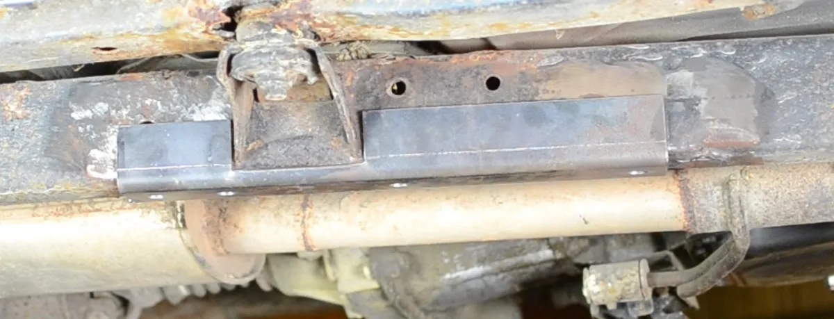 Armor 1997-2002 Frame Repair Brackets Skid Plate Section product image