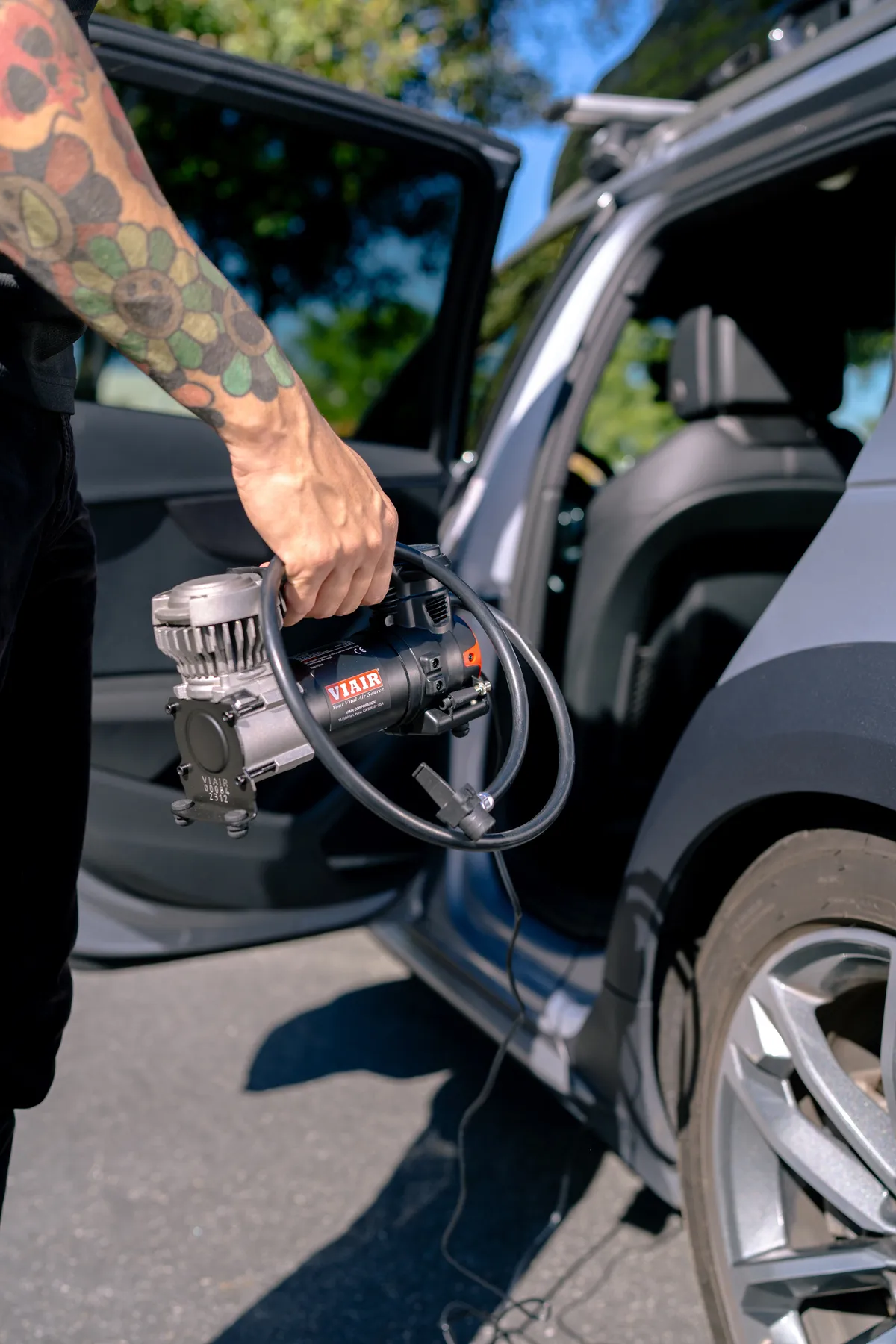 "85P Portable Compressor Kit (Sport Compact Series, 12V, 60 PSI, for Up to 31"" Tires)" product image