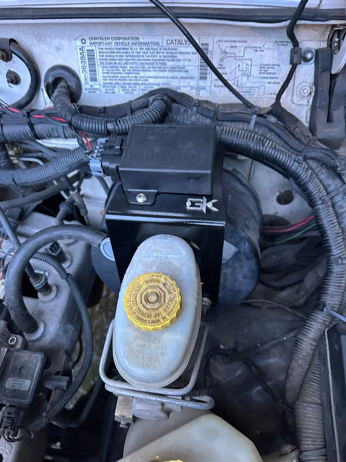 1984-2002 Jeep Cherokee XJ Heated Wiper Blades with Installation Bracket product image