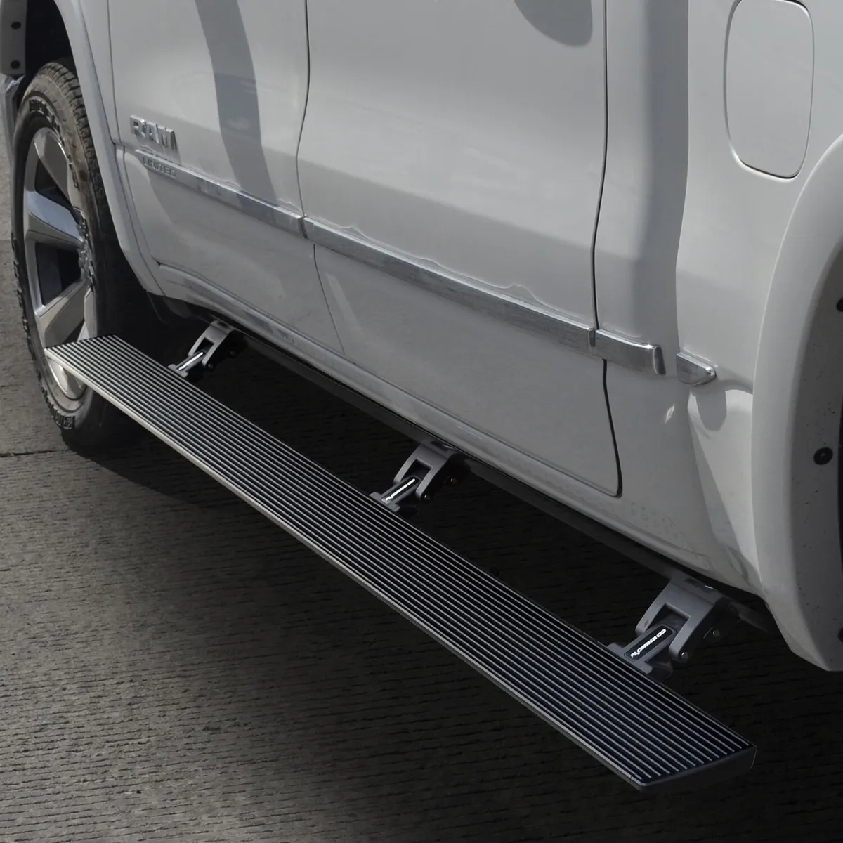 Go Rhino 19c RAM 1500 4DR Quad Cab Pickup Voltstep Electric Running Board Kit Txt Powder Coat