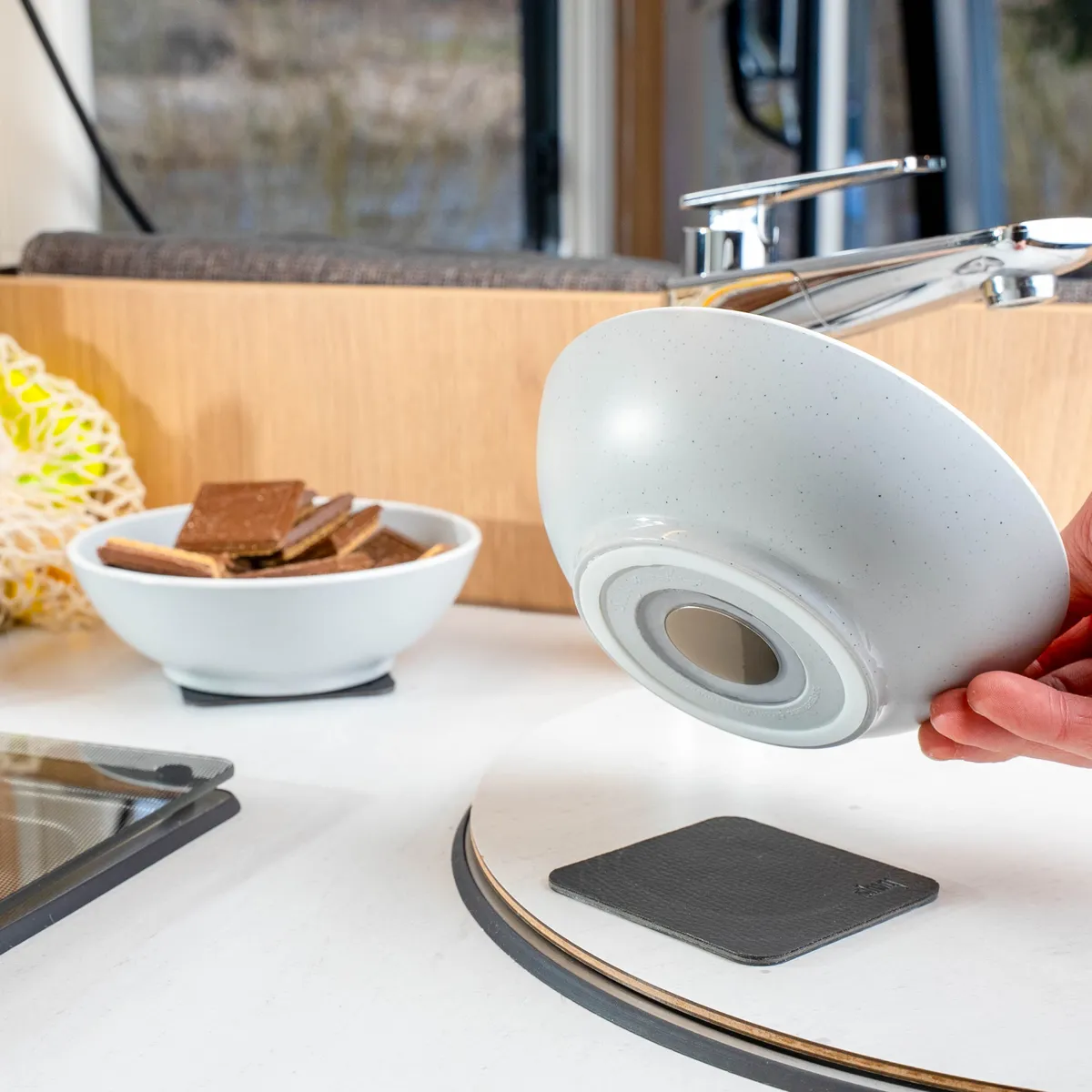Magnetic plastic tableware set DOLOMIT WHITE product image