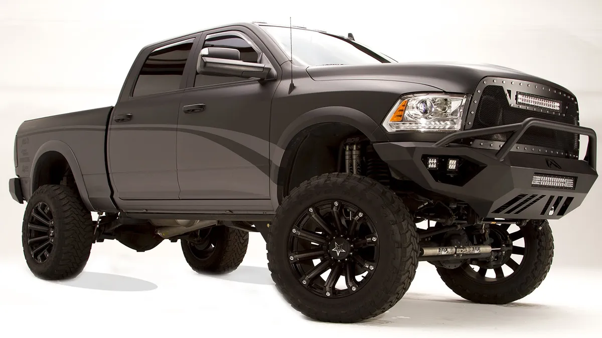 1018 RAM 2500/3500(19 Classic)vengeance Front Bumper W/Prerunner Guard Matte Black product image
