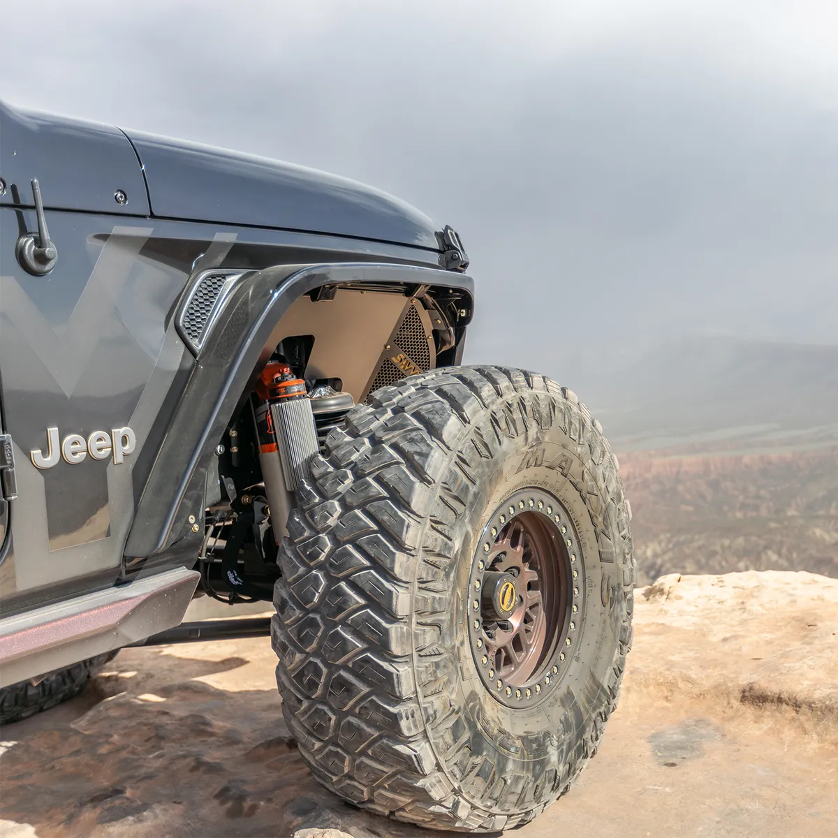 18c Wrangler/20c Gladiator Front Inner Fender Liner Raw product image