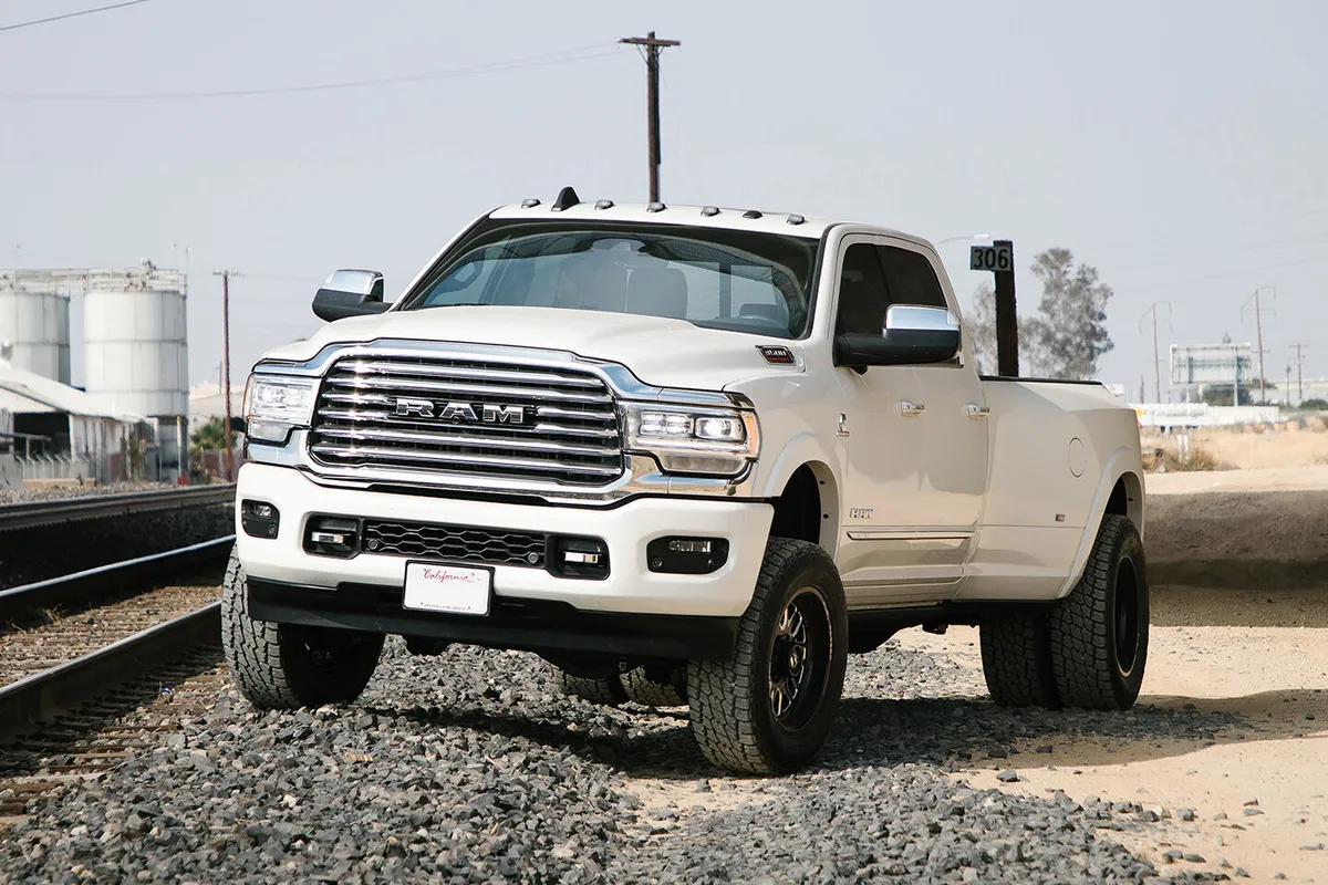Cognito 3-Inch Performance Leveling Kit With Fox PS 2.0 IFP Shocks For 13-21 Dodge RAM 3500 4WD product image