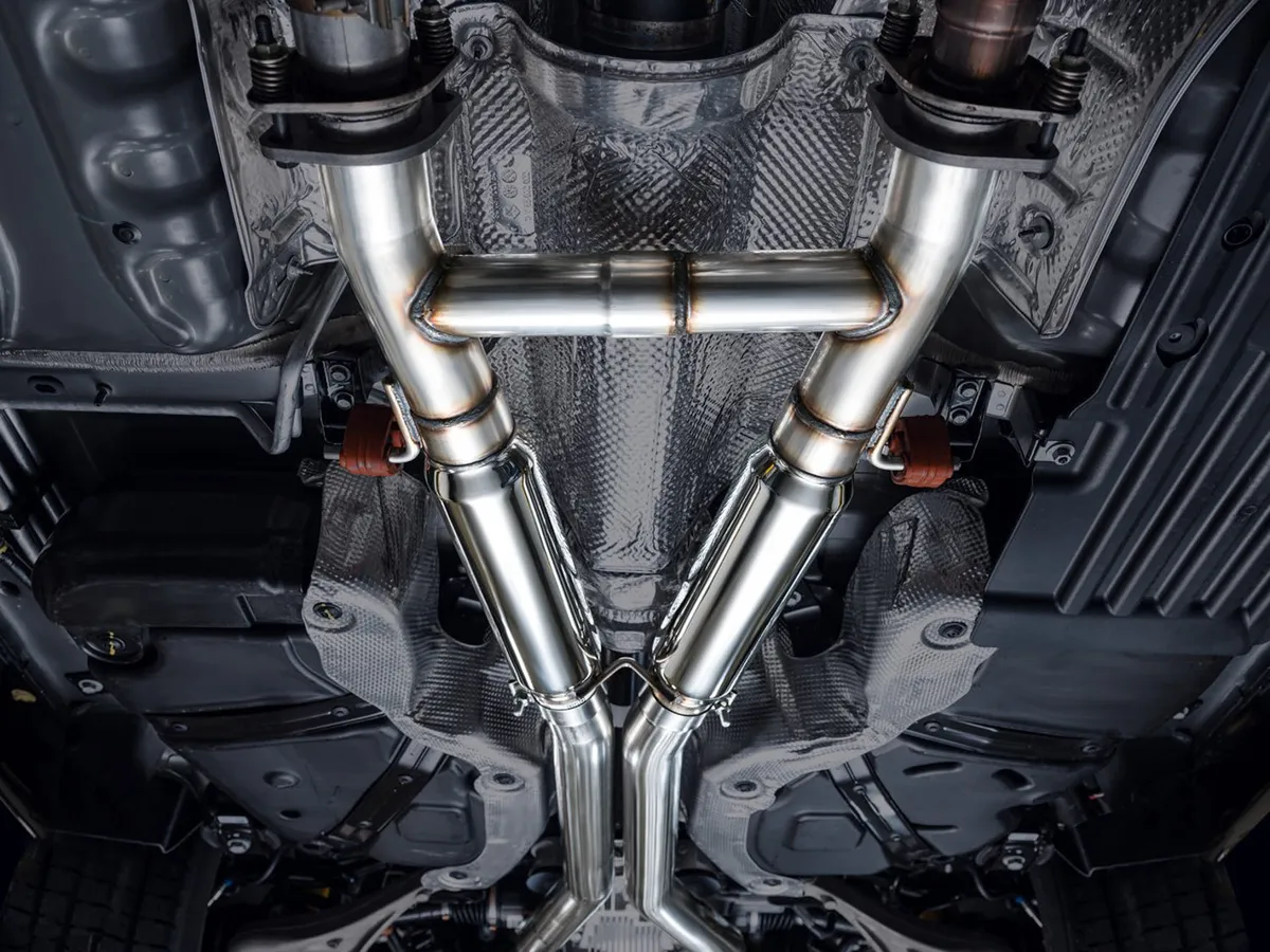 AWE Tuning AWE Touring Edition Exhaust for Dodge Durango 6.4 / 6.2 SC - Chrome Silver Tips