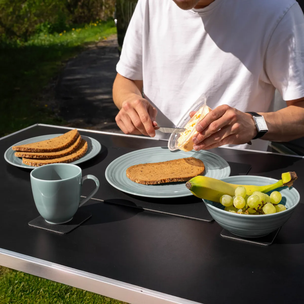 Magnetic porcelain tableware set CYAN product image