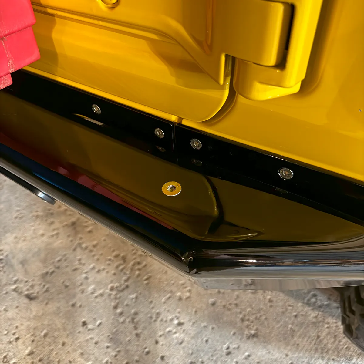 18c Wrangler Corner Trim Guard Kit Raw product image