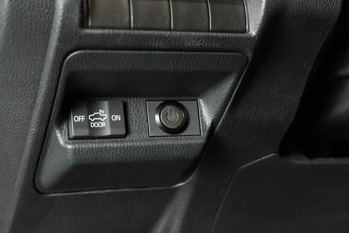 DV8 Offroad 60 AMP Wire Harness w/ Switch & DTP Connector product image