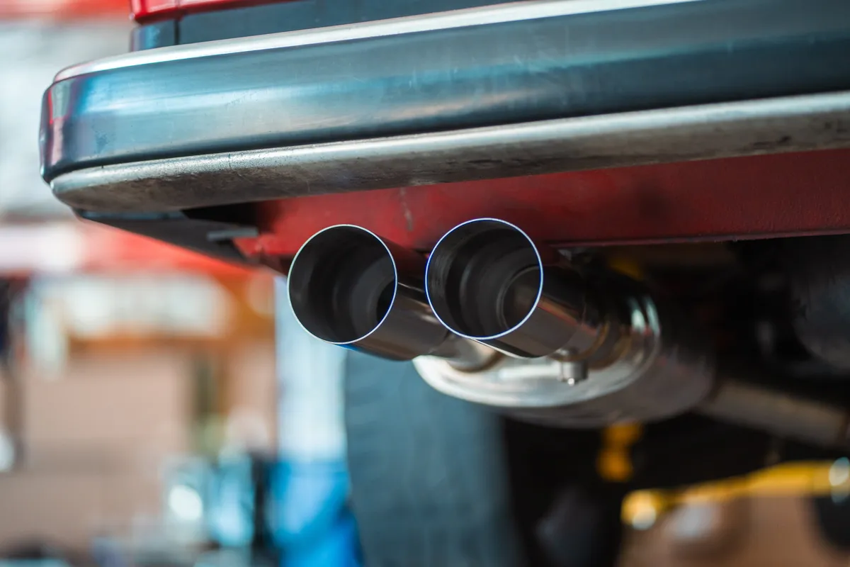 Universal Muffler Kit, Single Inlet Dual Outlet, 63MM 2.5 Inch 2 Mufflers Valvetronic Designs product image