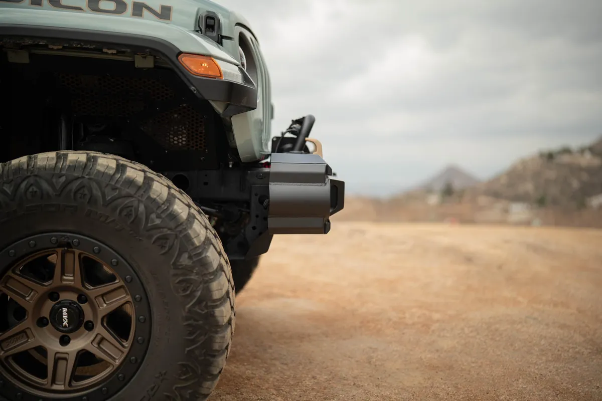 2018-2025 Jeep Wrangler JL & 2020-2025 Gladiator JT DV8 Offroad OE Plus Front Bumper product image