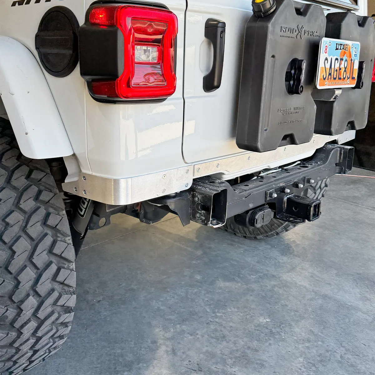 18c Wrangler Corner Trim Guard Kit Raw product image