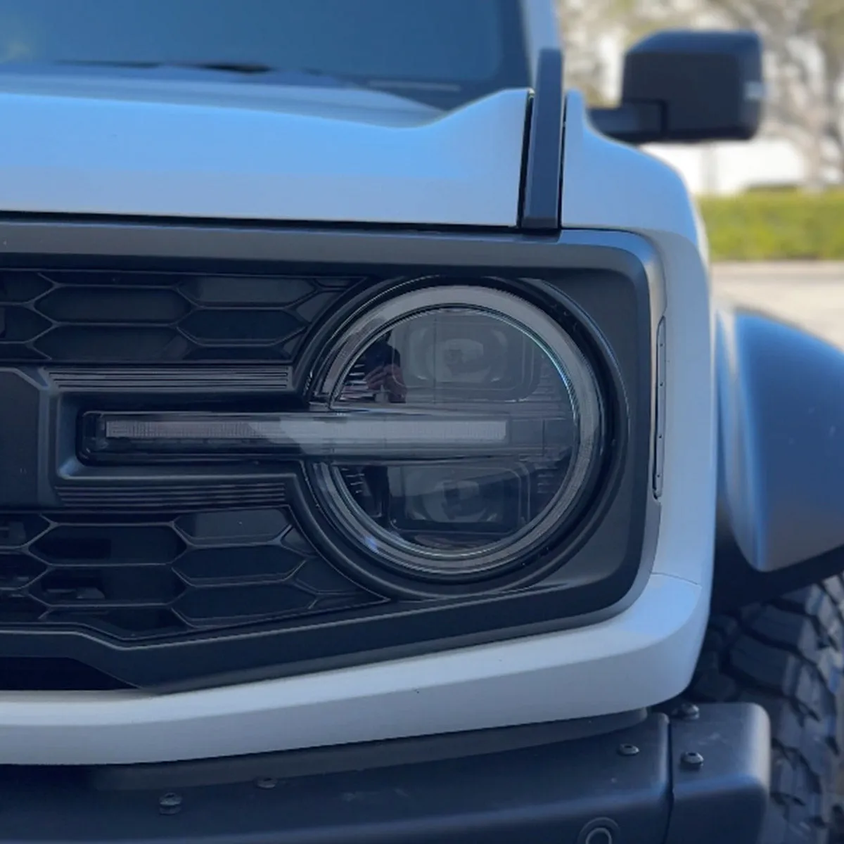 Recon Ford Bronco 21-24 LED Projector Headlights w Ultra High Power LED hi Low Beam White LED Scanning Turn Signals With Start-Up Lighting Sequence White LED Daytime Running Lights - Smoked / Black With White LED Turn Signals 264479bkwh product image