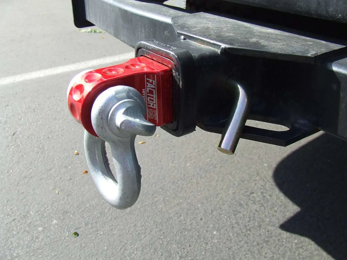 HitchLink 2.0 Reciever Shackle Mount 2 Inch Receivers Red Factor 55 product image