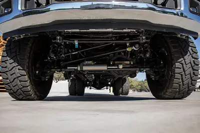 ICON Vehicle Dynamics ICON 2005-2024 Ford F-450/F-550 Super Duty, 2.5 Piggyback Centerline Steering Stabilizer Kit