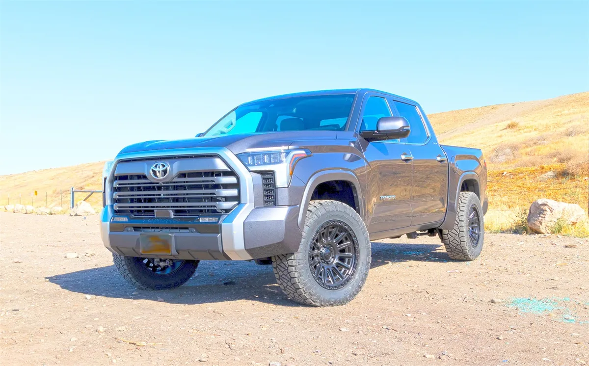 Ready Lift 2022-2024 Toyota Tundra 2 SST Lift Kit w/ Diff Drops equipped with Load-Leveling Rear Height Control Air Suspension or Adaptive Variable Suspension (AVS)-69-52221 product image