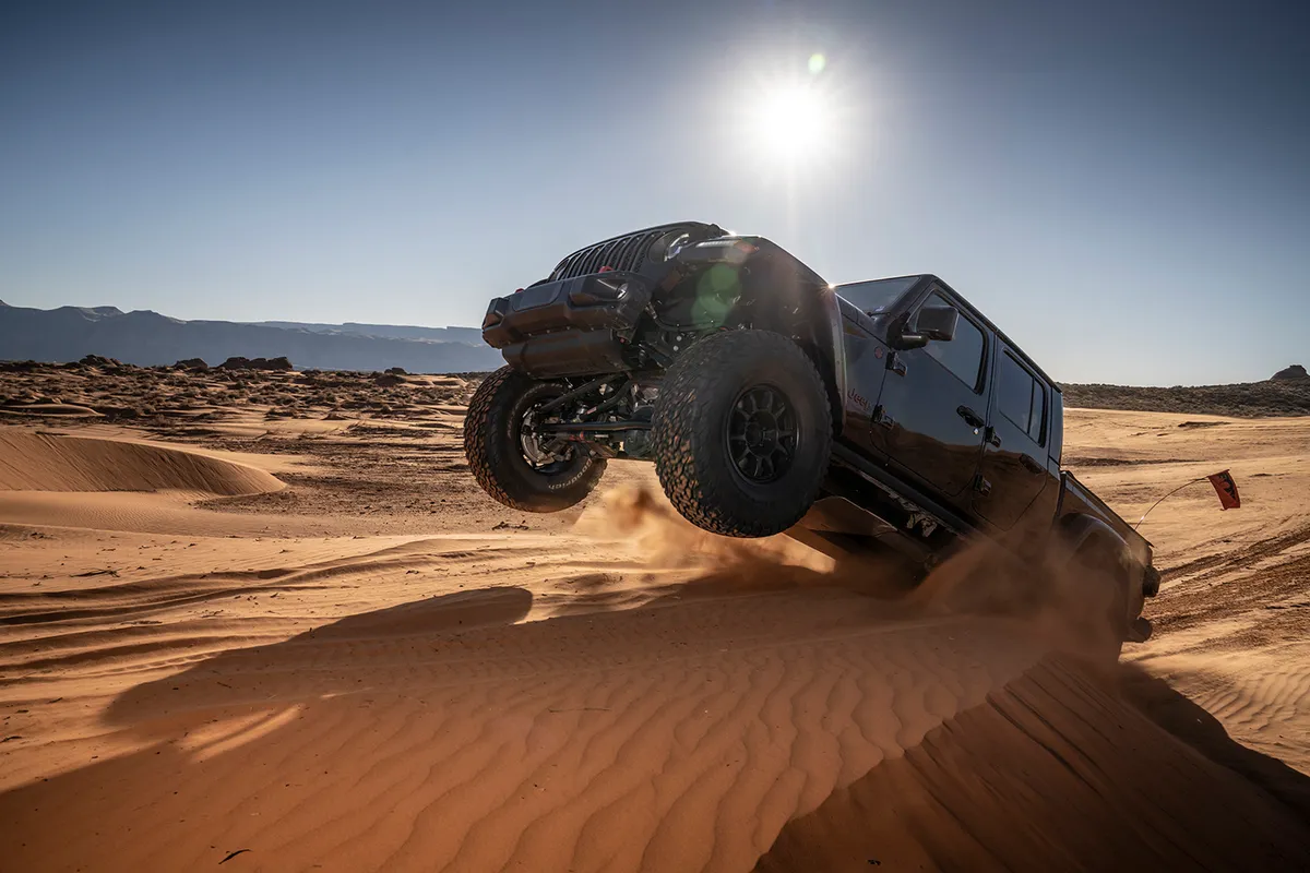 20-Up Jeep JT Gladiator Front Internal Bypass Factory Race 3.0 Remote Reservoir 3.5-4.5 Inch Lift Dual Speed Compression Adjuster Requires Front Driveshaft Fox Offroad Shocks product image