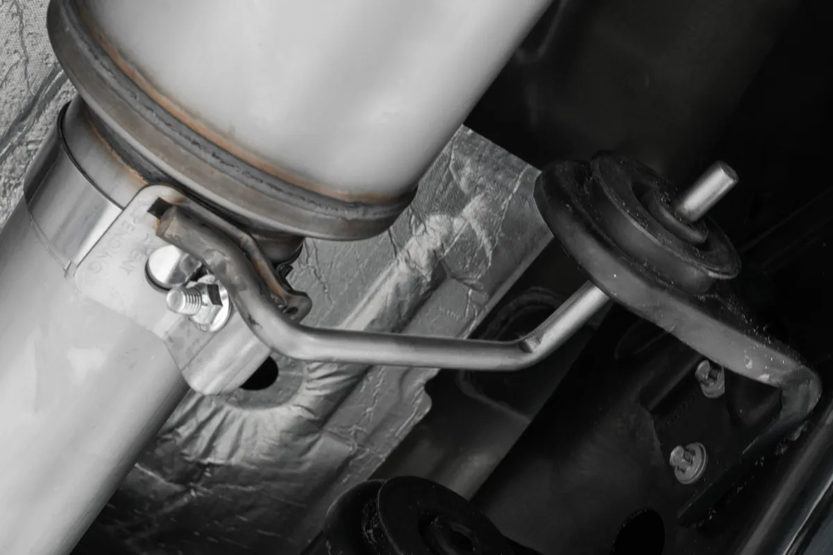 Armor Plus Cat Back Exhaust System; 4 in.; Single Side Exit; 5 in. Tip; Race Sound; 409 Stainless Steel; product image