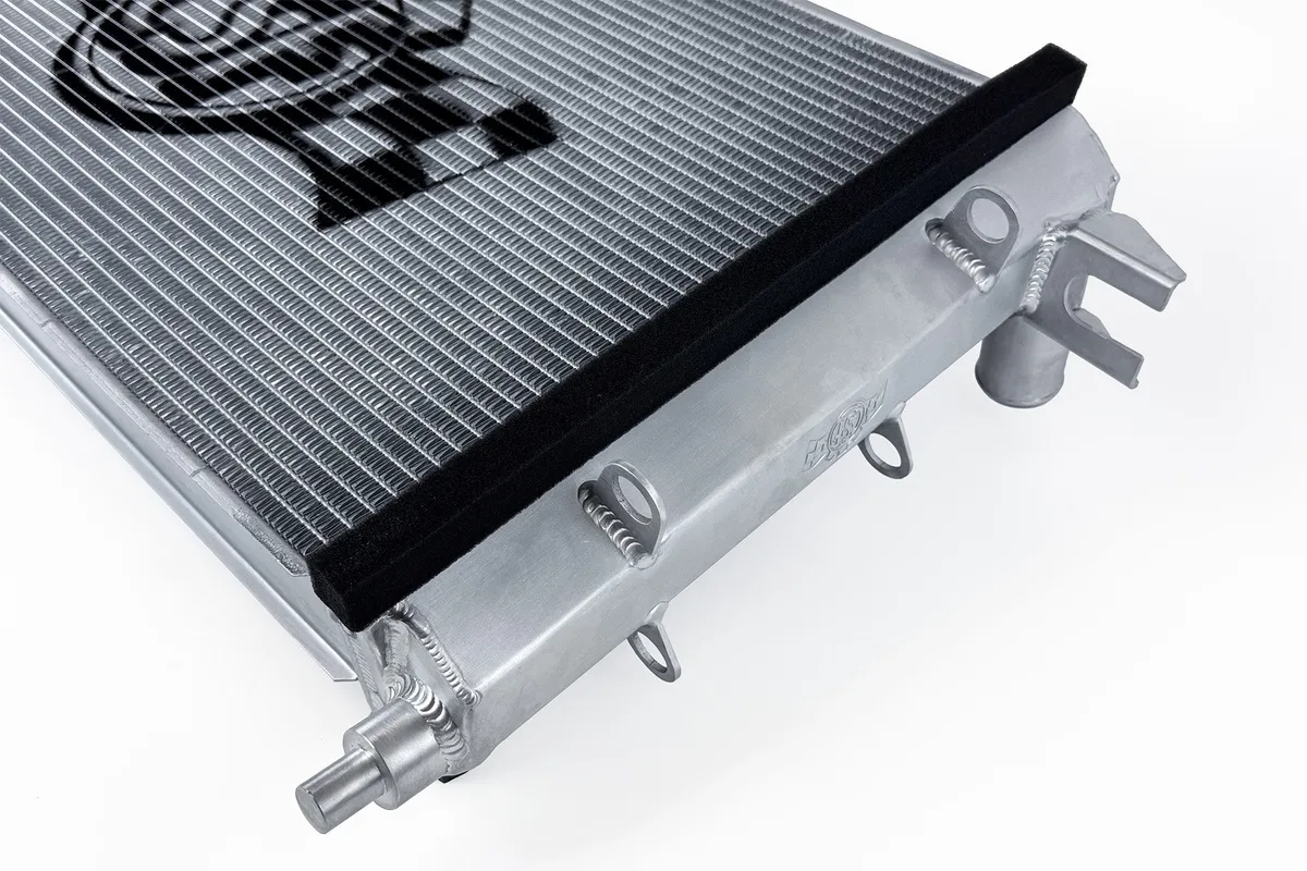 0506 Ford gt Highperformance Allaluminum Radiator Satin Silver product image
