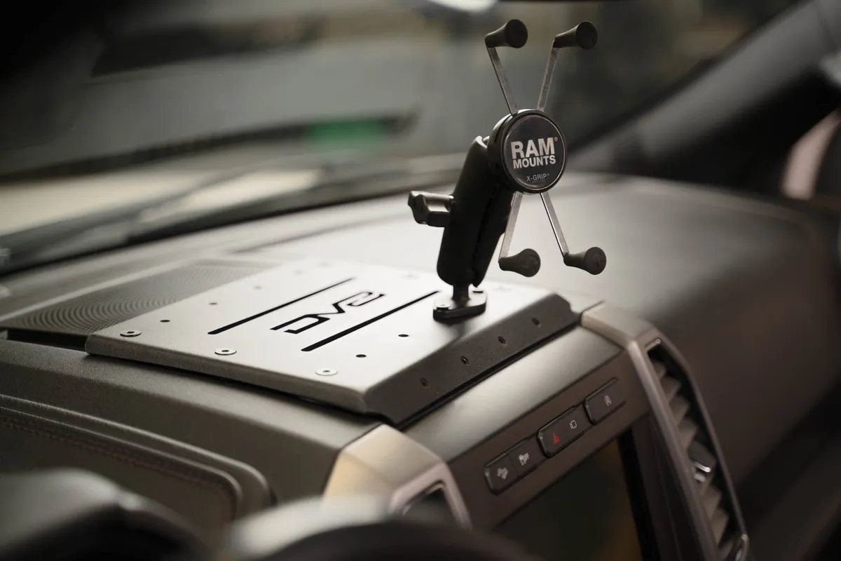 2015-2020 F-150 & 2017-2021 F-250/350 | Digital Device Dash Mount product image