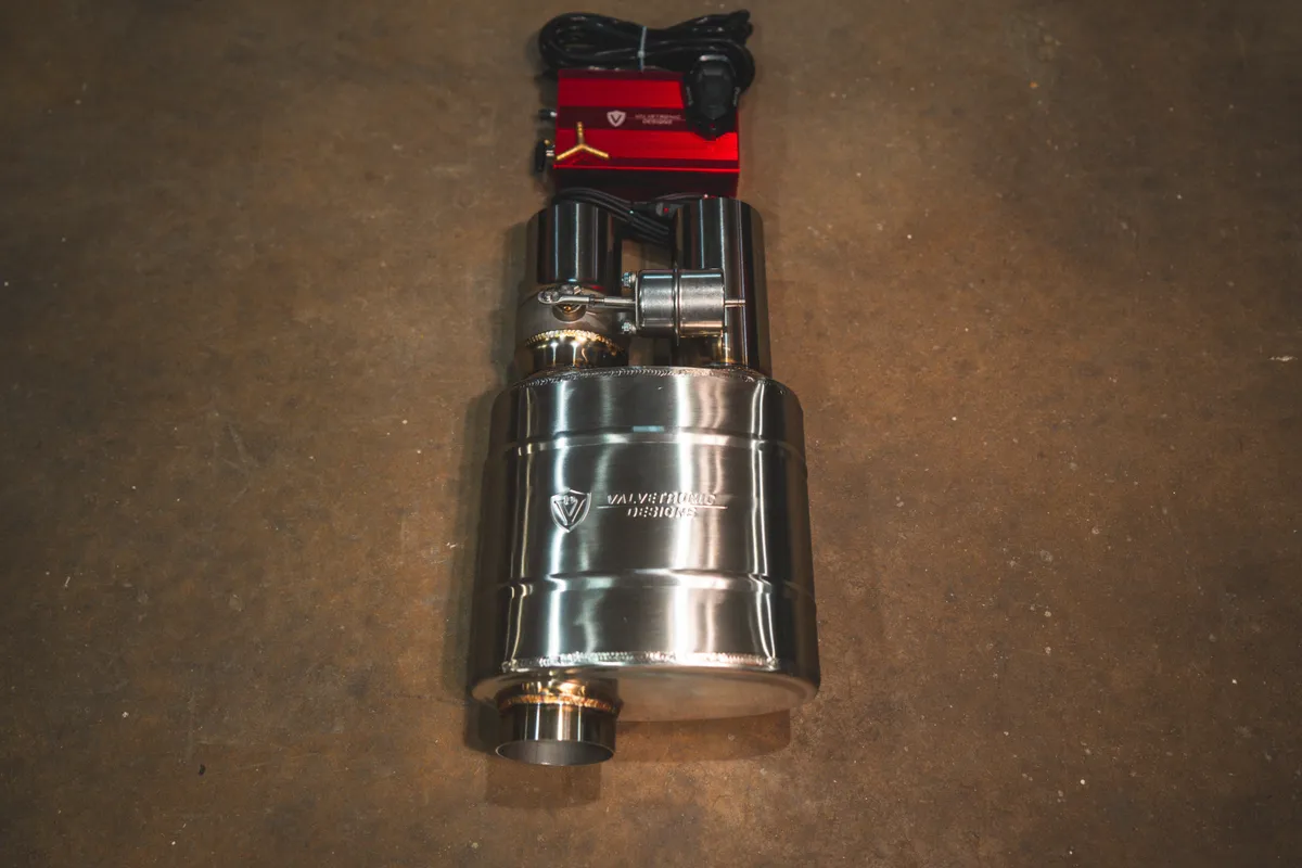 Universal Muffler Kit, Single Inlet Dual Outlet, 63MM 2.5 Inch 2 Mufflers Valvetronic Designs product image