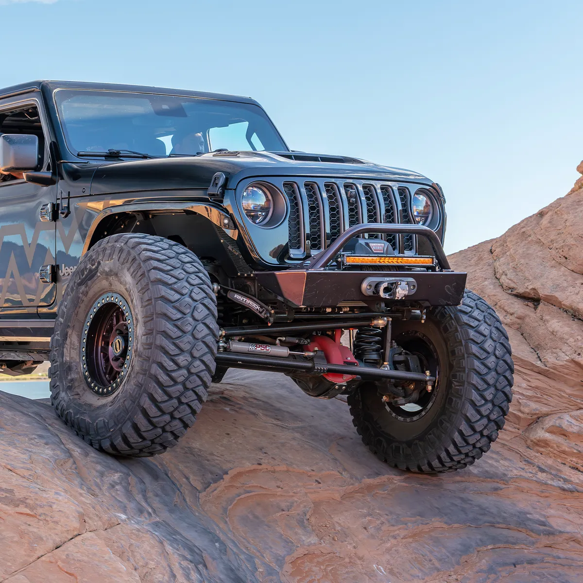 18c Wrangler/20c Gladiator Krawler Lite Front Bumper With Hoop Raw product image