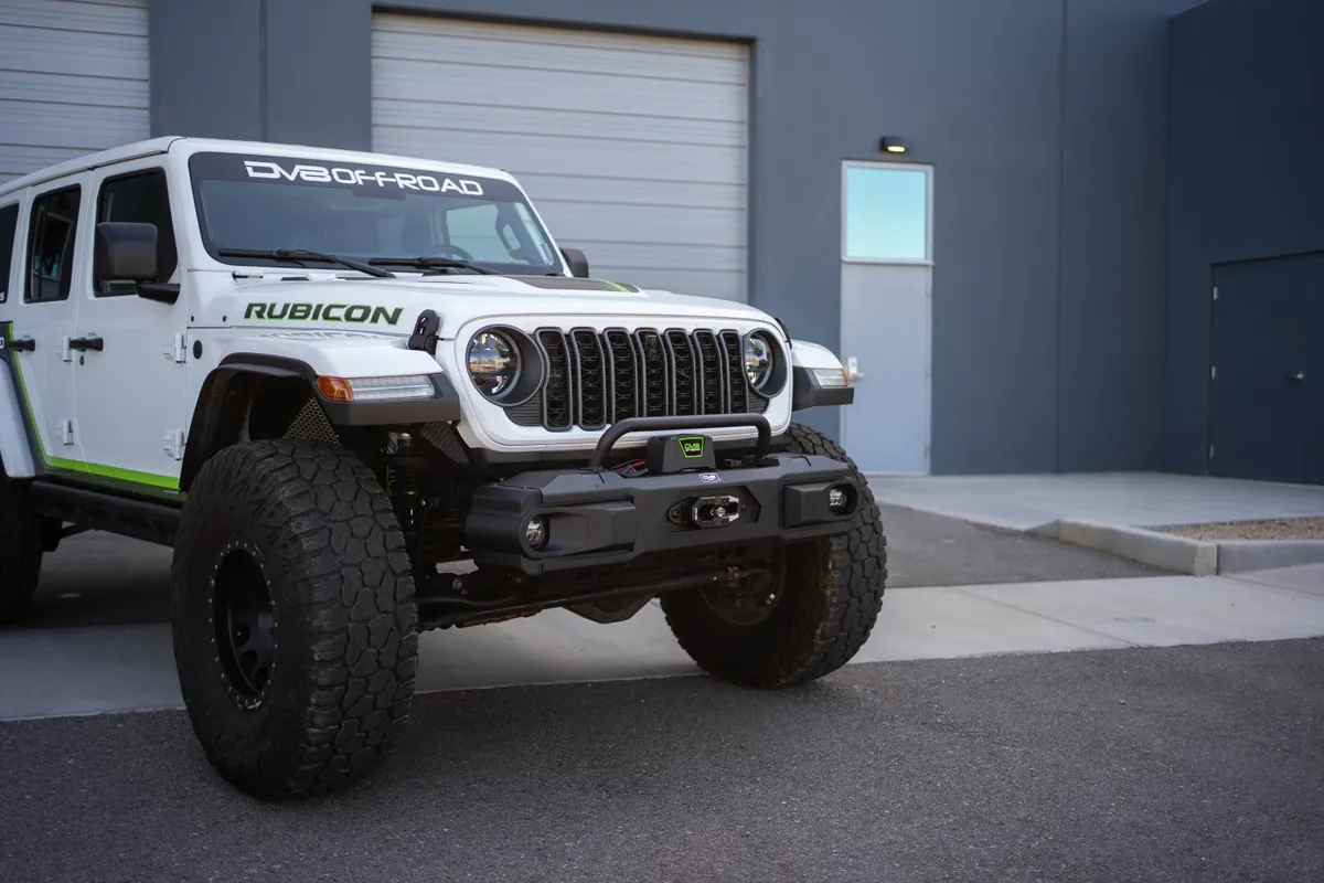 2018-2025 Jeep Wrangler JL & 2020-2025 Gladiator JT DV8 Offroad OE Plus Front Bumper product image