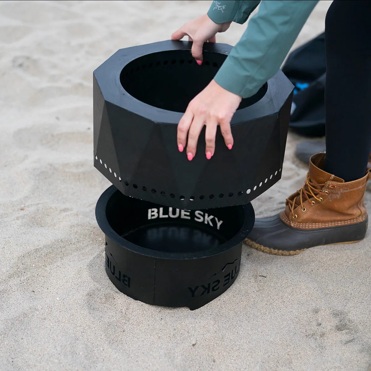 The Ridge Portable High Efficiency Pellet Fire Pit Black product image