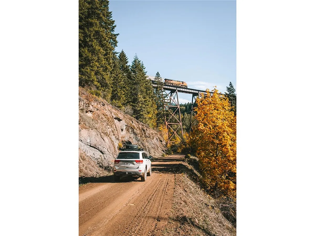 Slimline II Roof Rack Kit; Incl.; [1] pn Fajg001 - Foot Rails; [1] pn Rrac976 - Instal Kit; [1] pn Rrstd08 Slii Tray 1255mm[w]x1560mm[l]; product image