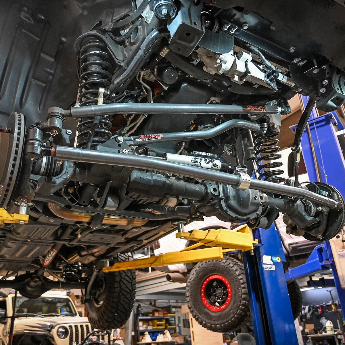 18c Wrangler/20c Gladiator Titan Series Steering Kittie Rod/Drag Link/Stabilizer Clamp/Stud product image