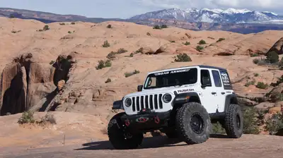 Road Armor 18c Wrangler/20c Gladiator Stealth Front Mid Width Winch Bumper Texture Black Lights Sold Sep