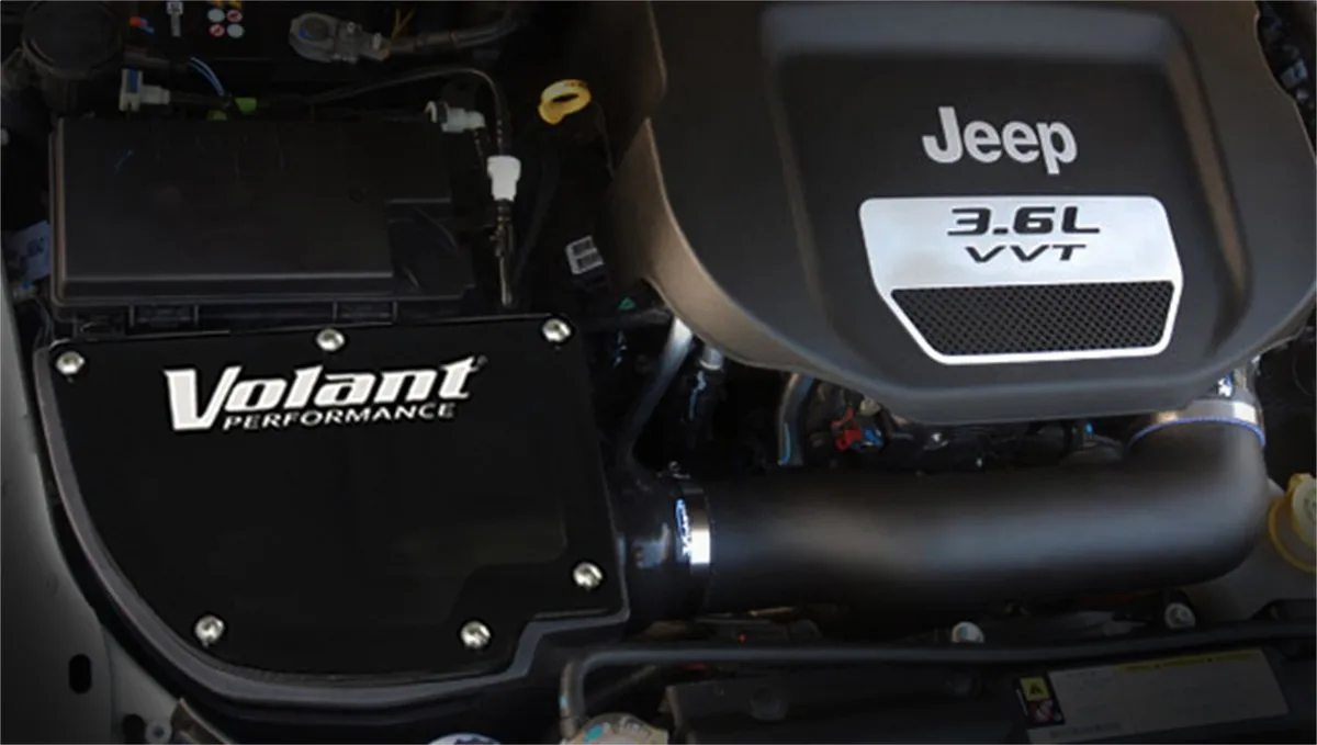 Cold Air Intake Kit; Incl. Closed Filter Box/Air Duct/Pro5 Filter/Connectors/Clamps; Polished Aluminum Lid w/Logo; product image
