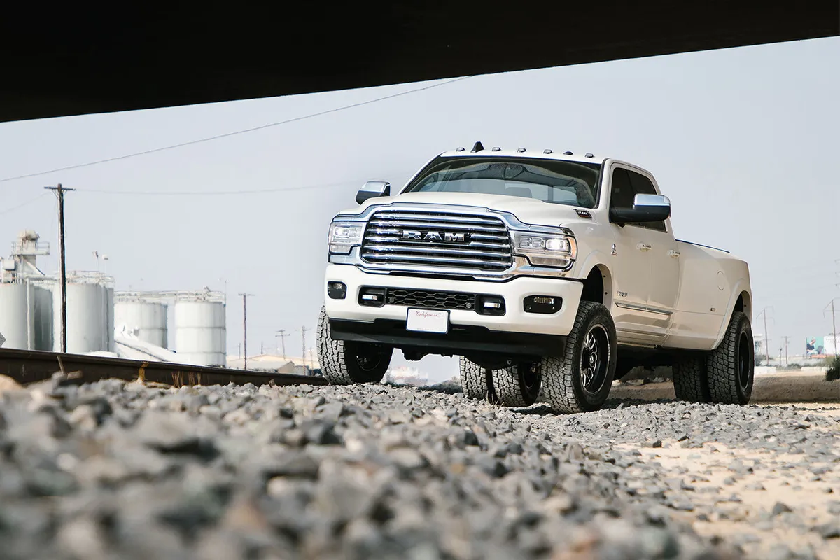 Cognito 3-Inch Performance Leveling Kit With Fox PS 2.0 IFP Shocks For 13-21 Dodge RAM 3500 4WD product image