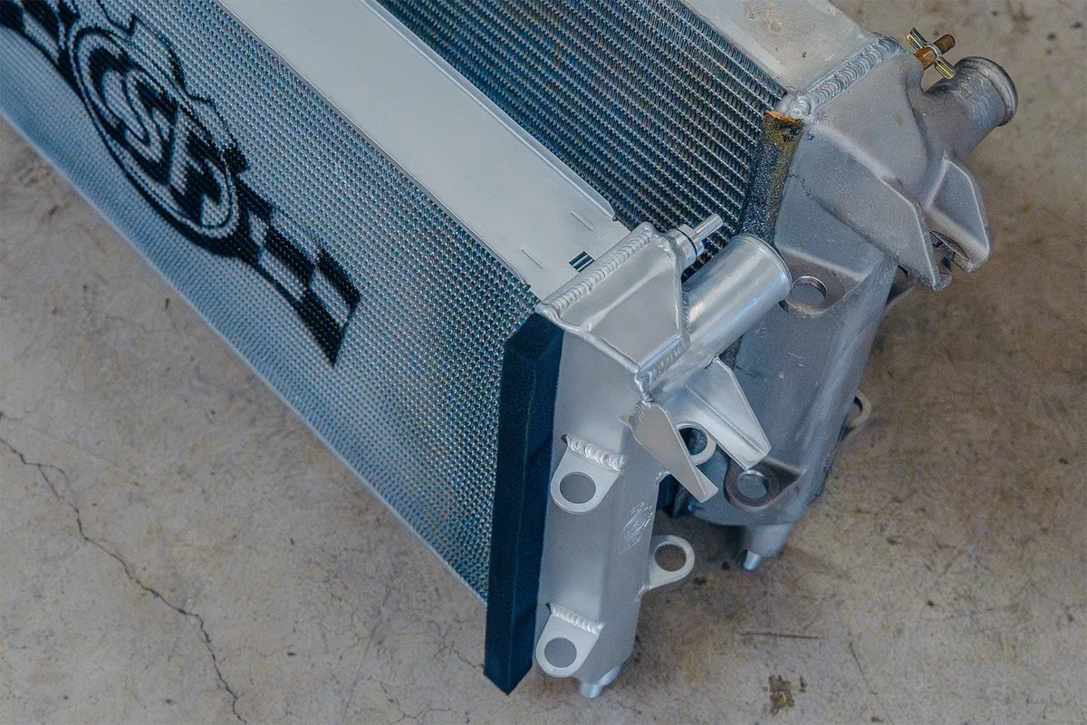 0506 Ford gt Highperformance Allaluminum Radiator Satin Silver product image