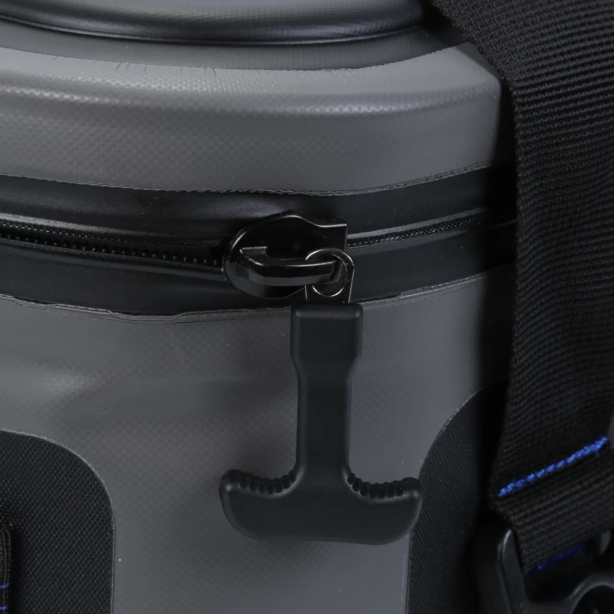 15 Can Soft Cooler Black Bulldog Winch product image
